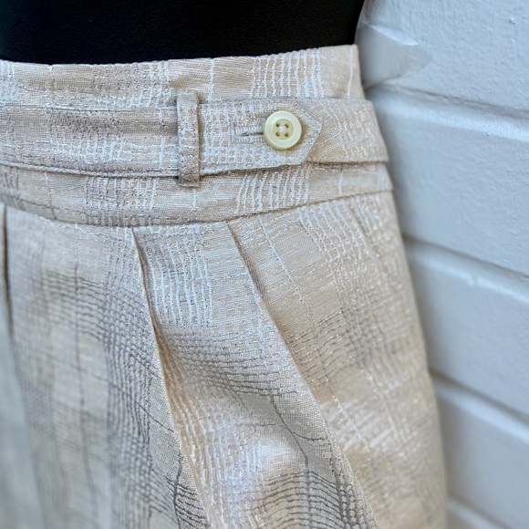 Club Monaco Textured Pleated Ivory & Cream Mini Skirt, SZ 0 EUC - Picture 3 of 9